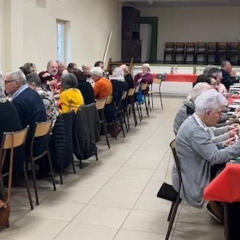 Repas traditionnel des anciens